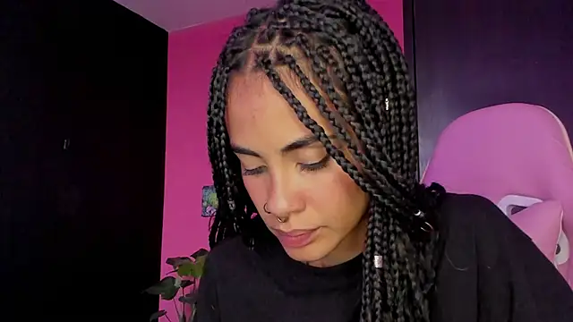 Juanadearco5 online show from 12.15.24