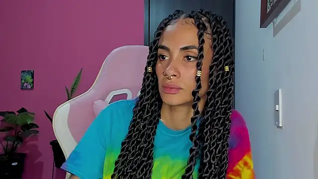 Juanadearco5 online show from 12.20.24