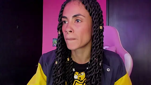 Juanadearco5 online show from 12.23.24