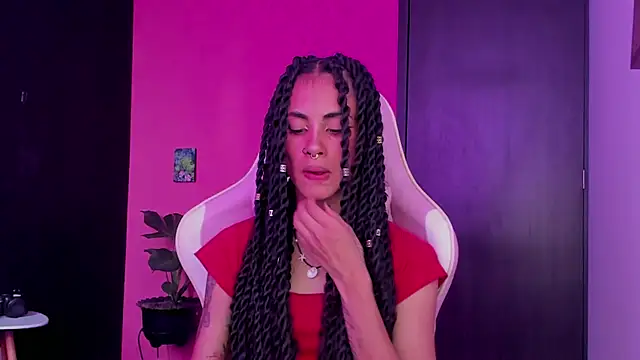 Juanadearco5 online show from 12.28.24