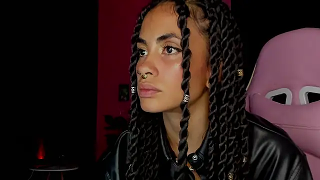 Juanadearco5 online show from 12.28.24