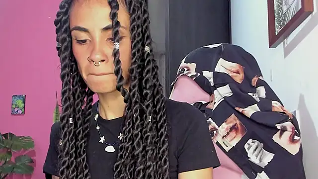 Juanadearco5 online show from 01.04.25