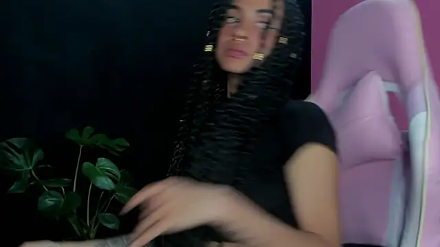 Juanadearco5 online show from 01.15.25