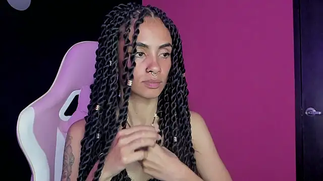 Juanadearco5 online show from 01.15.25