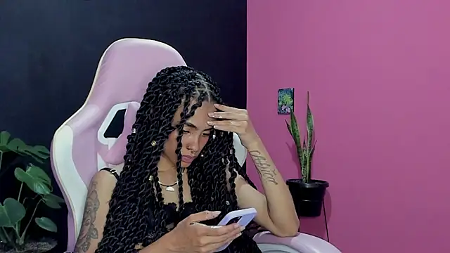 Juanadearco5 online show from 01.16.25