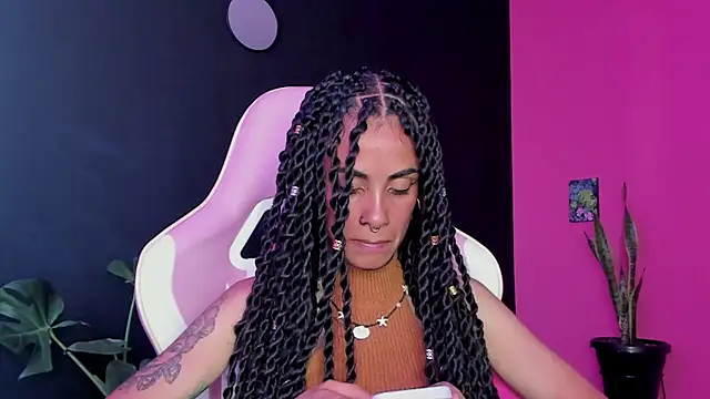 Juanadearco5 online show from 01.16.25