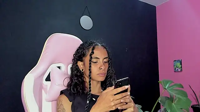 Juanadearco5 online show from 01.29.25