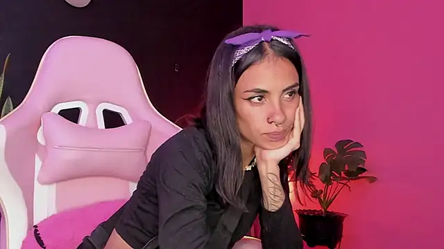 Juanadearco5 online show from 02.03.25