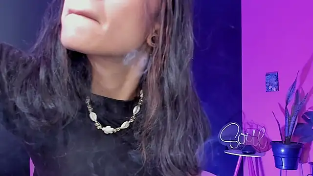 Juanadearco5 online show from 02.17.25