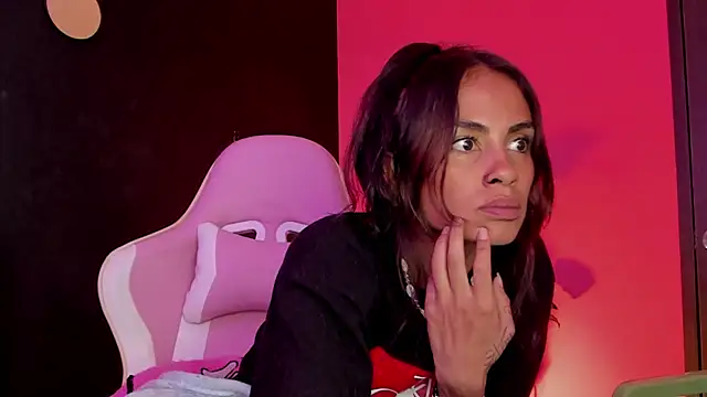 Juanadearco5 online show from 03.04.25