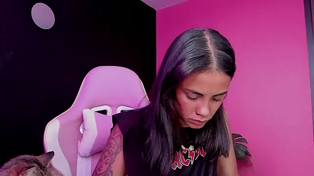 Juanadearco5 online show from 03.12.25