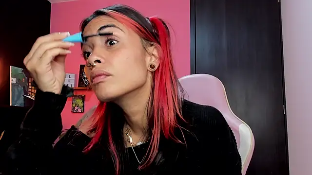 Juanadearco5 online show from 09.19.25