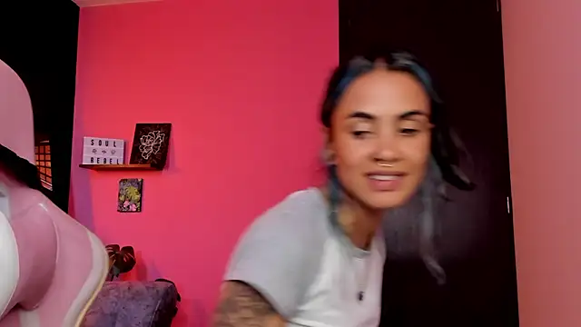 Juanadearco5 online show from 09.28.25