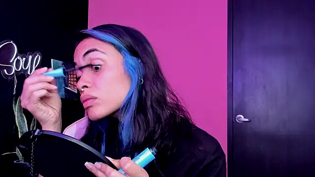 Juanadearco5 online show from 10.26.25