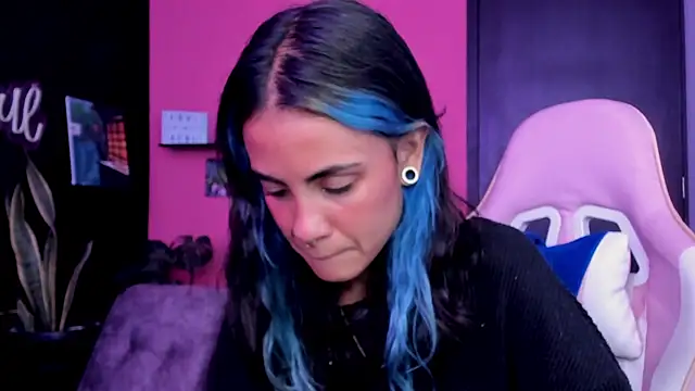 Juanadearco5 online show from 11.12.25