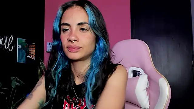 Juanadearco5 online show from 11.23.25