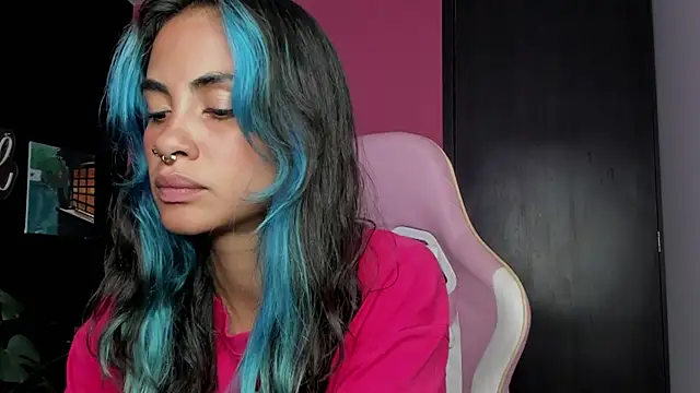 Juanadearco5 online show from 12.04.25