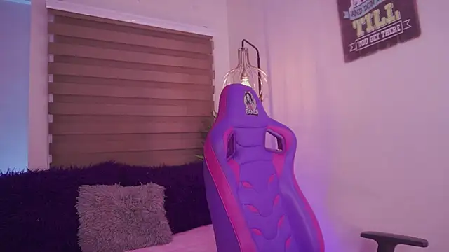 madelyn rose  online show from 10.17.25