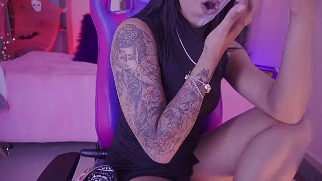 madelyn rose  online show from 10.31.25