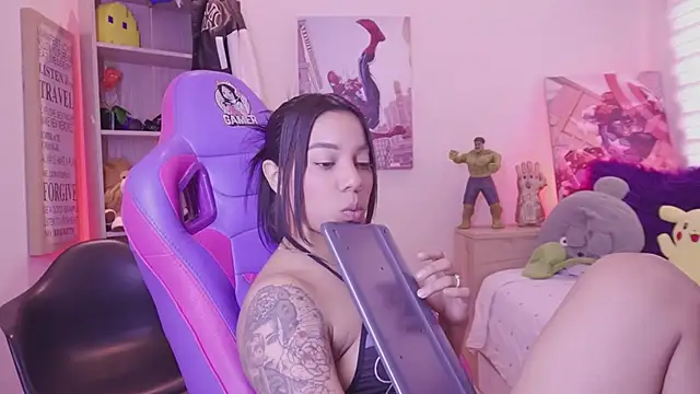 madelyn rose  online show from 04.15.26