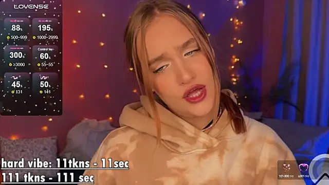 CarolineLovers online show from 03.10.25