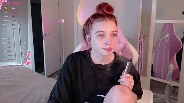 cinnabon girls online show from 10.13.25