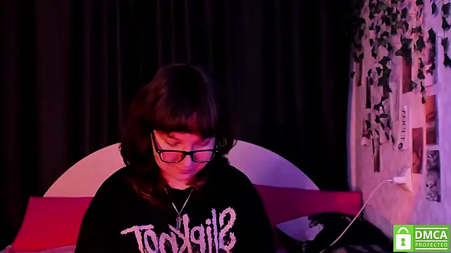 dreamgirllovee online show from 11.17.25