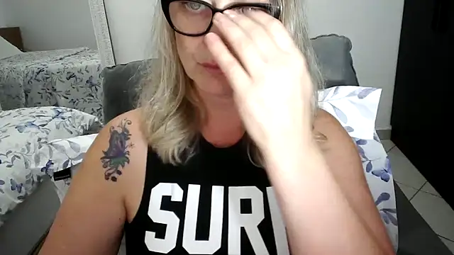 Snapshot of Micchellina chatting on 01.18.25 Micchellina online show from 01.18.25