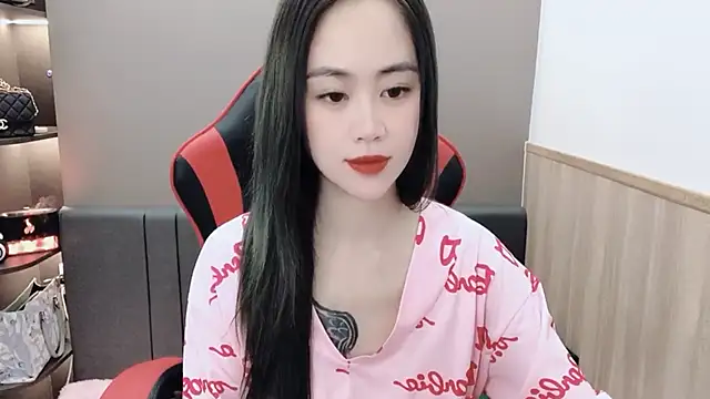 Snapshot of witch-39 chatting on 12.08.24 witch-39 online show from 12.08.24