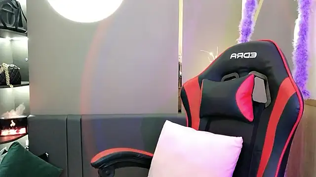 Snapshot of witch-39 chatting on 12.26.24 witch-39 online show from 12.26.24