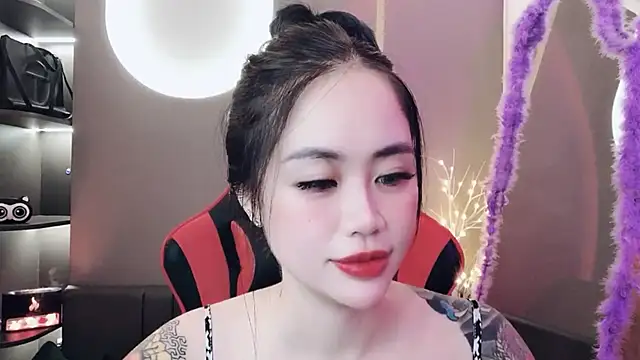 Snapshot of witch-39 chatting on 12.29.24 witch-39 online show from 12.29.24