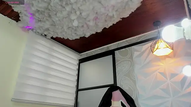 emilymiller tcw online show from 03.07.25