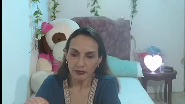 italagomez  online show from 10.21.25