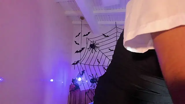 IamNayuta online show from 10.30.25