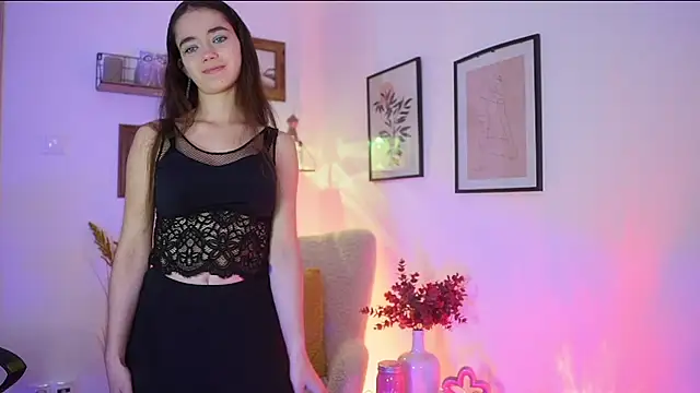 Gia Paige18 online show from 10.31.25