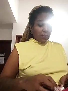 ELLA KELLY online show from 11.05.25