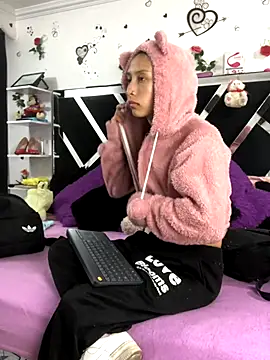 1lovelygirls online show from 10.07.25