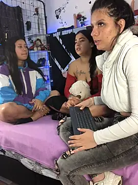 1lovelygirls online show from 11.15.25