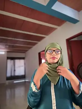 lalilamassu1 online show from 11.06.25