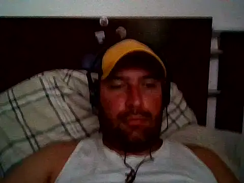 Snapshot of LukaE35 chatting on 06.05.26 LukaE35 online show from 06.05.26