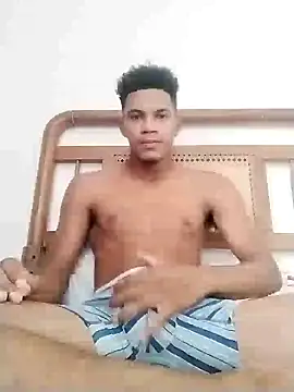 Snapshot of Gutierrez6383 chatting on 01.28.25 Gutierrez6383 online show from 01.28.25