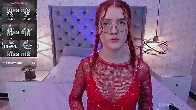 Snapshot of MiaWinx chatting on 12.15.24 MiaWinx online show from 12.15.24