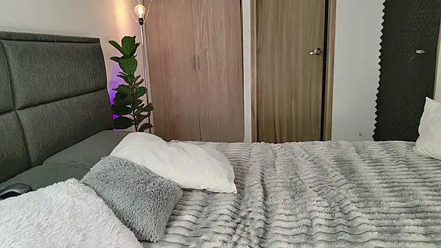 lady ni  online show from 09.24.25