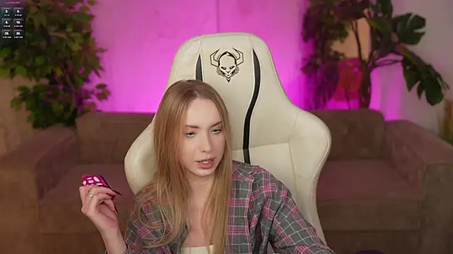 Linda054 online show from 10.27.25