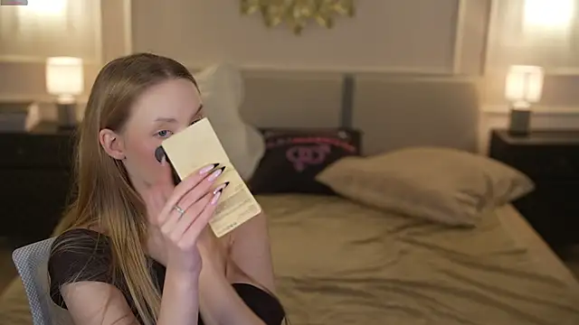 Linda054 online show from 11.16.25