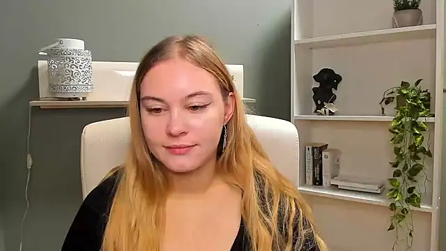 kitty valeria online show from 12.21.24