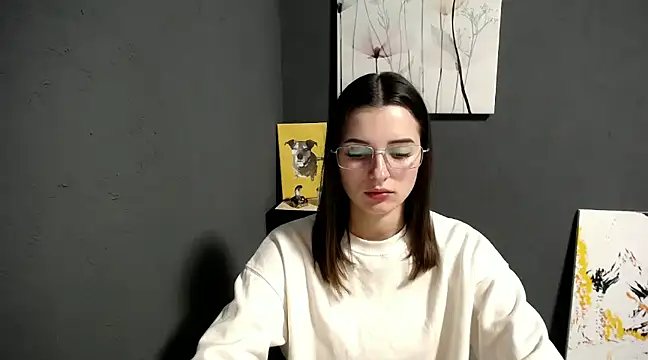 Snapshot of lady_olivia_ chatting on 12.04.24 lady olivia online show from 12.04.24
