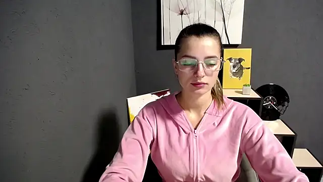 Snapshot of lady_olivia_ chatting on 09.16.25 lady olivia online show from 09.16.25