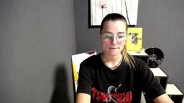 Snapshot of lady_olivia_ chatting on 09.22.25 lady olivia online show from 09.22.25