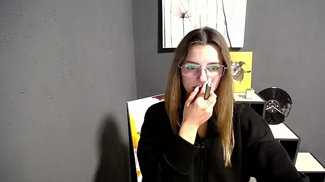 Snapshot of lady_olivia_ chatting on 10.02.25 lady olivia online show from 10.02.25